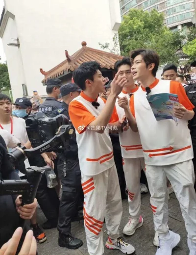Anh Trai Tràn Đầy Sức SốngHình bìa